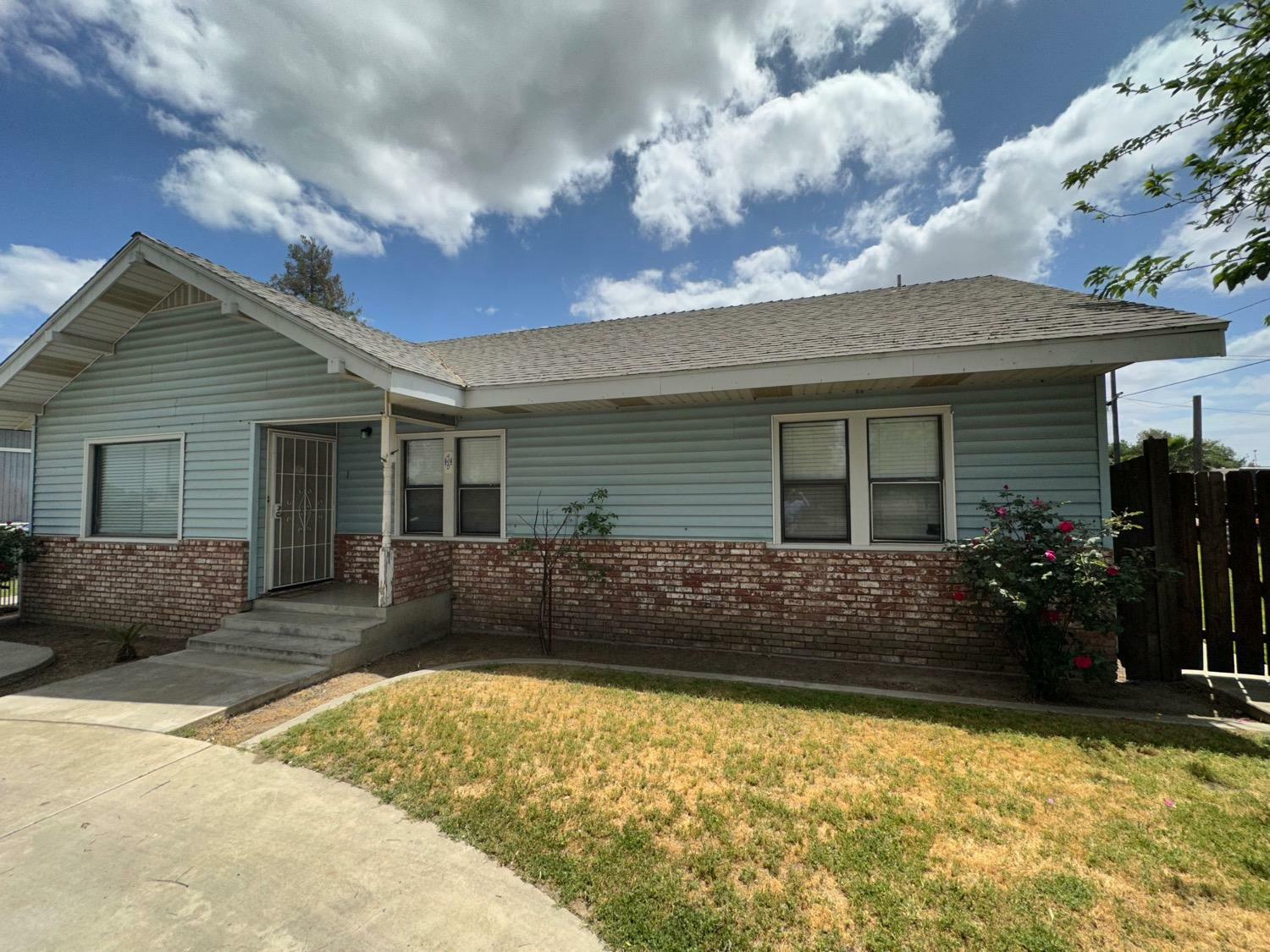 Property Photo: 405 Spencer Avenue CA 93272