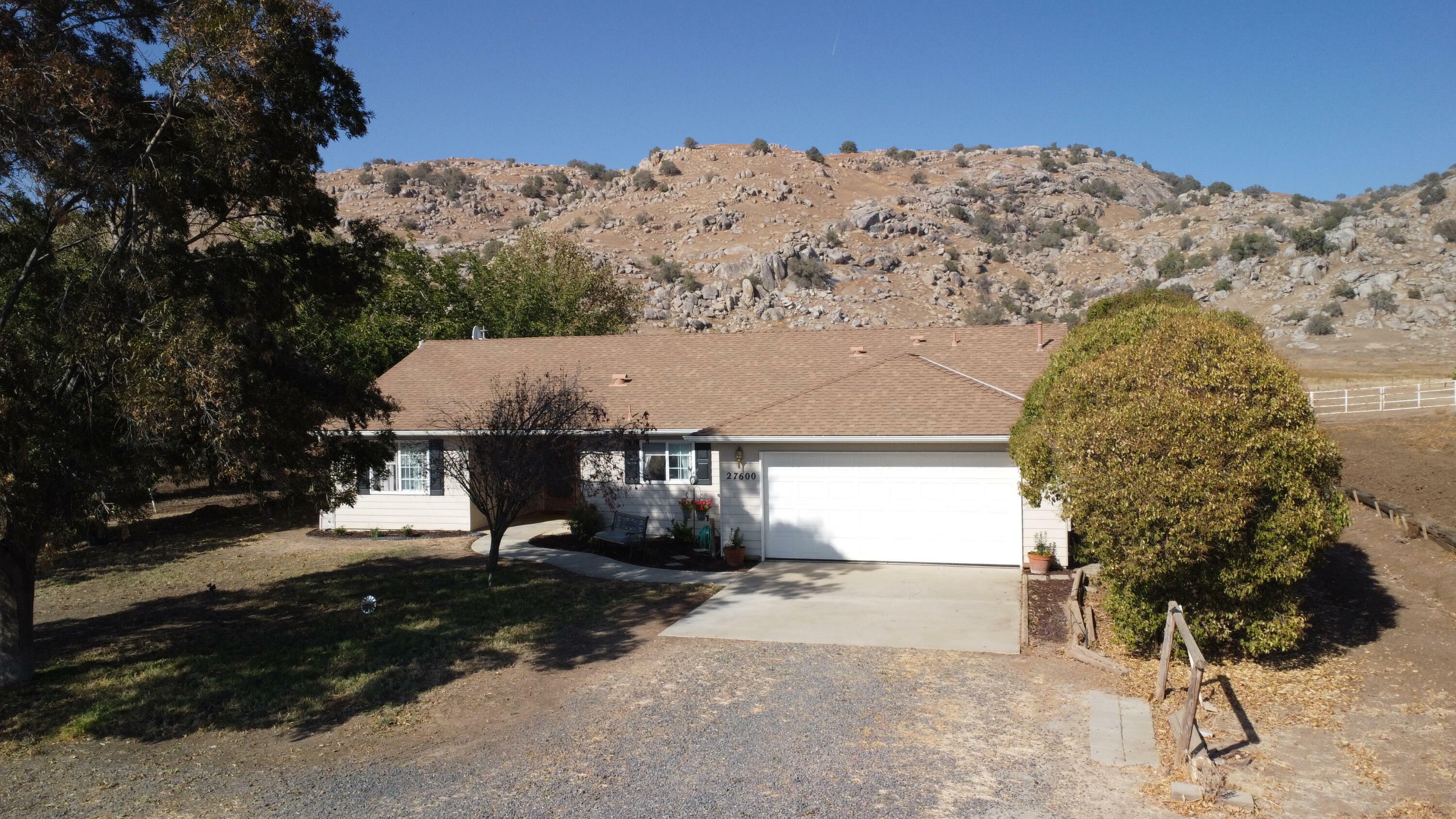 27600 Ave 150  Porterville CA 93257 photo