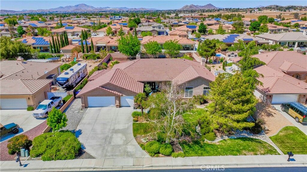 Property Photo:  19244 Kanbridge Street  CA 92308 