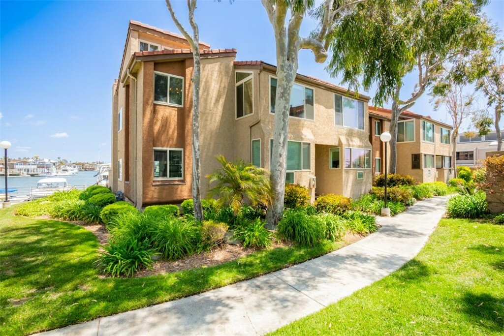 Property Photo:  17150 Bluewater Lane 159  CA 92649 