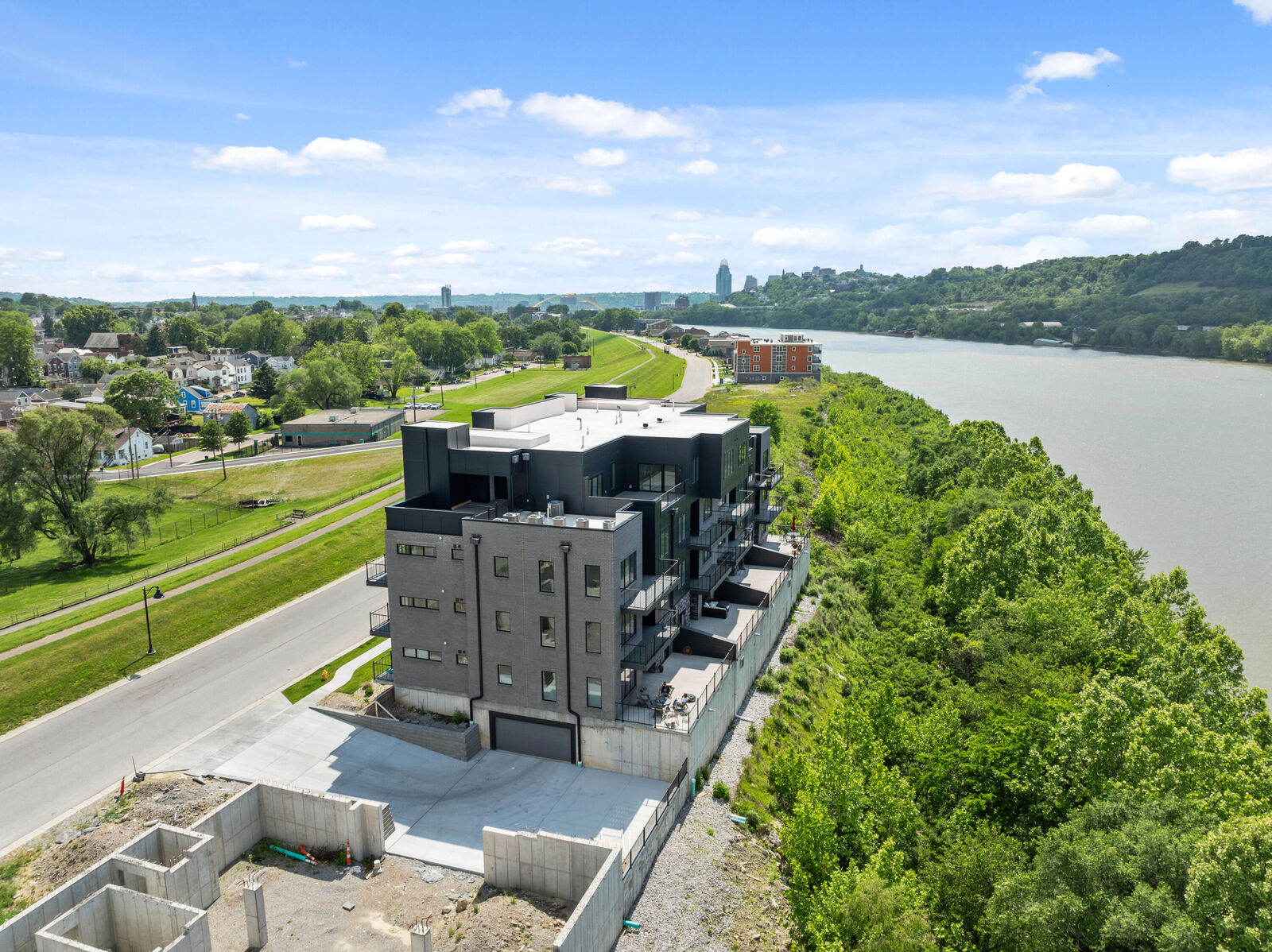 Property Photo: 739 Manhattan Boulevard KY 41074