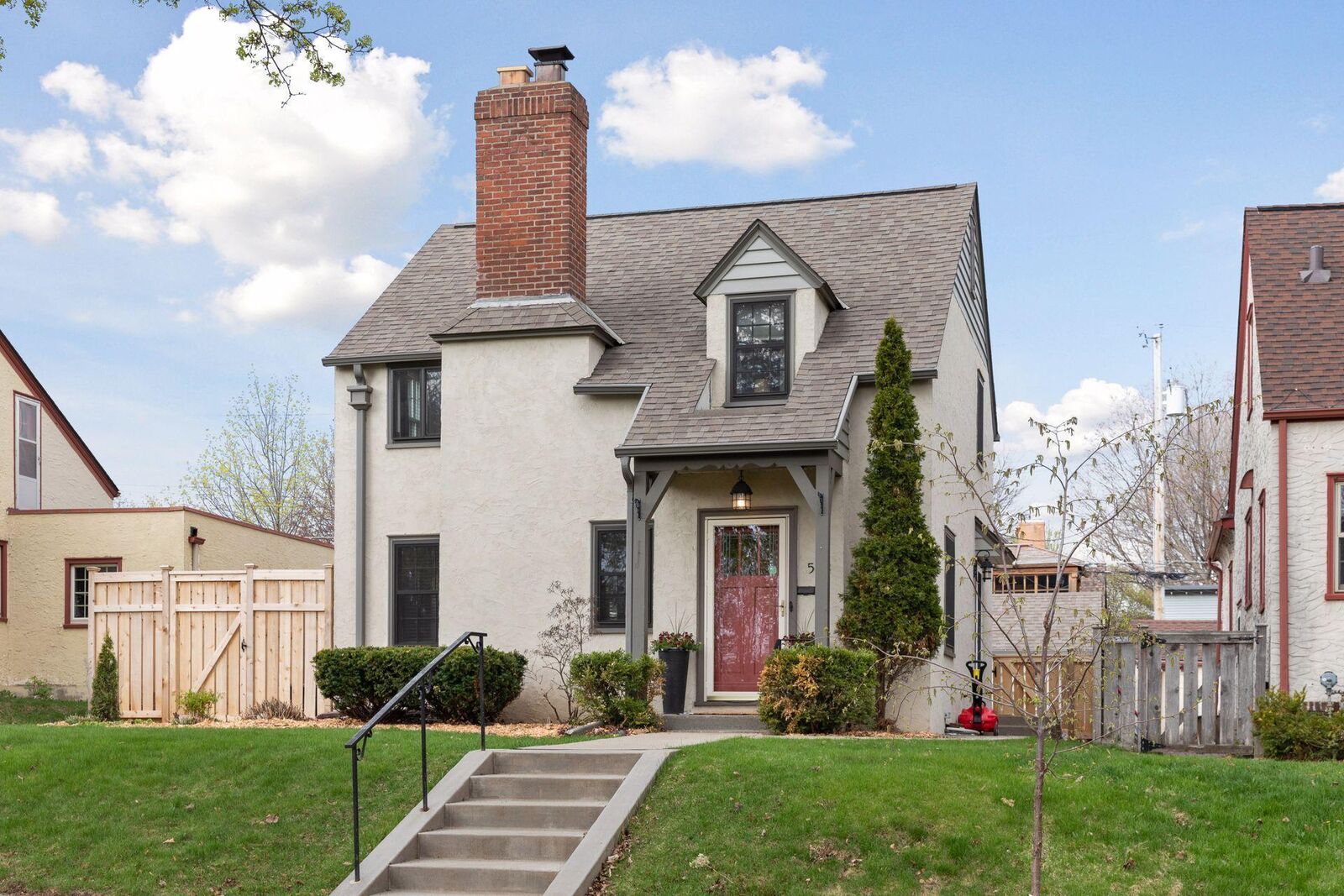 Property Photo:  593 Saratoga Street S  MN 55116 
