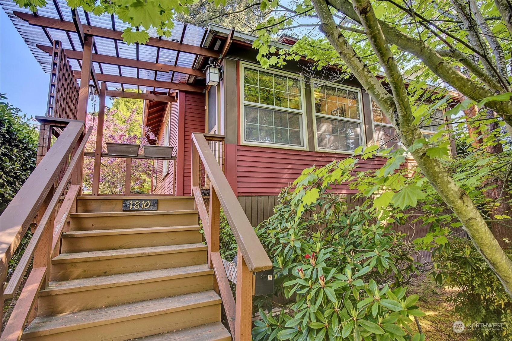 Property Photo:  1810 S Weller Street  WA 98144 