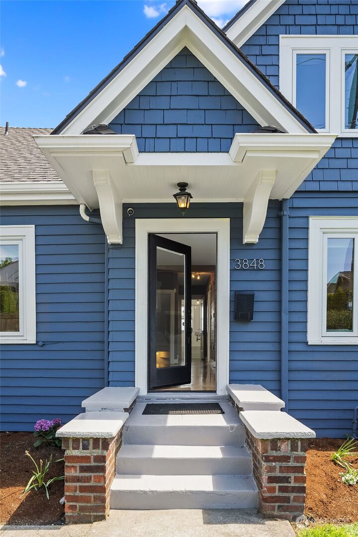Property Photo: 3848 35th Avenue SW WA 98126