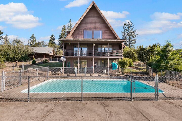 1875 Crowfoot Road  Eagle Point OR 97524 photo