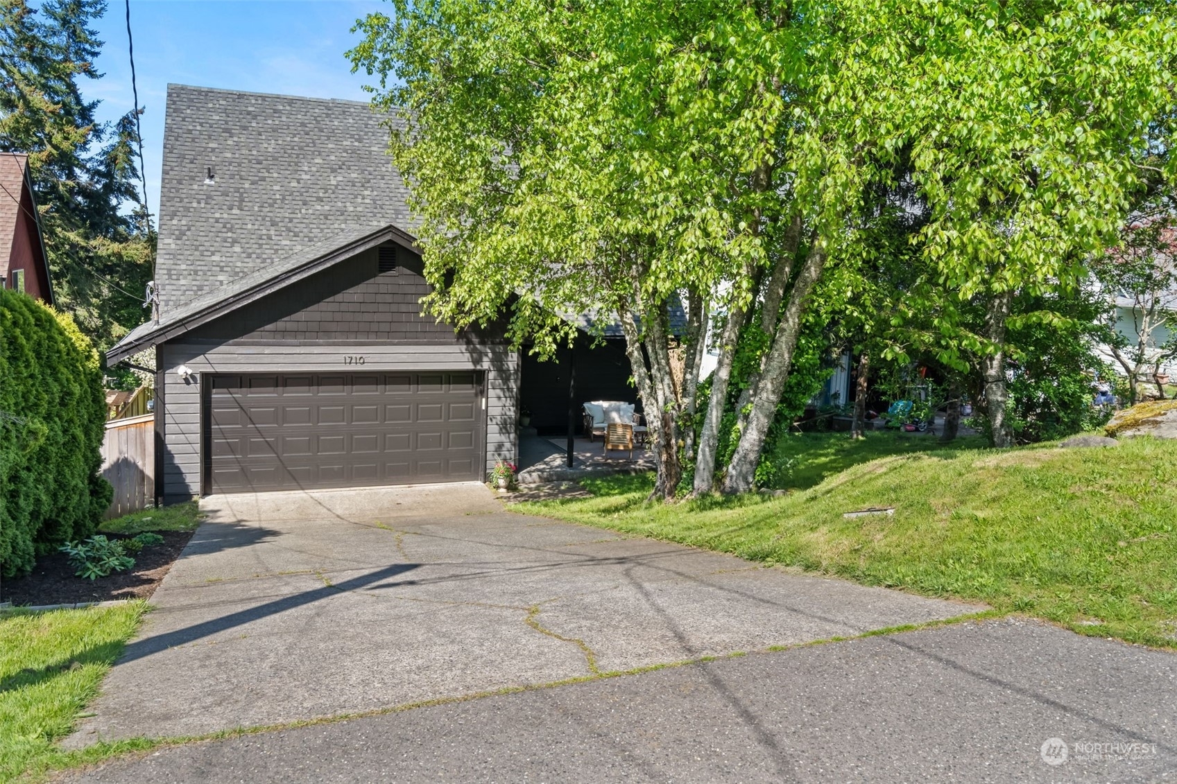 Property Photo:  1710 34th Street  WA 98229 