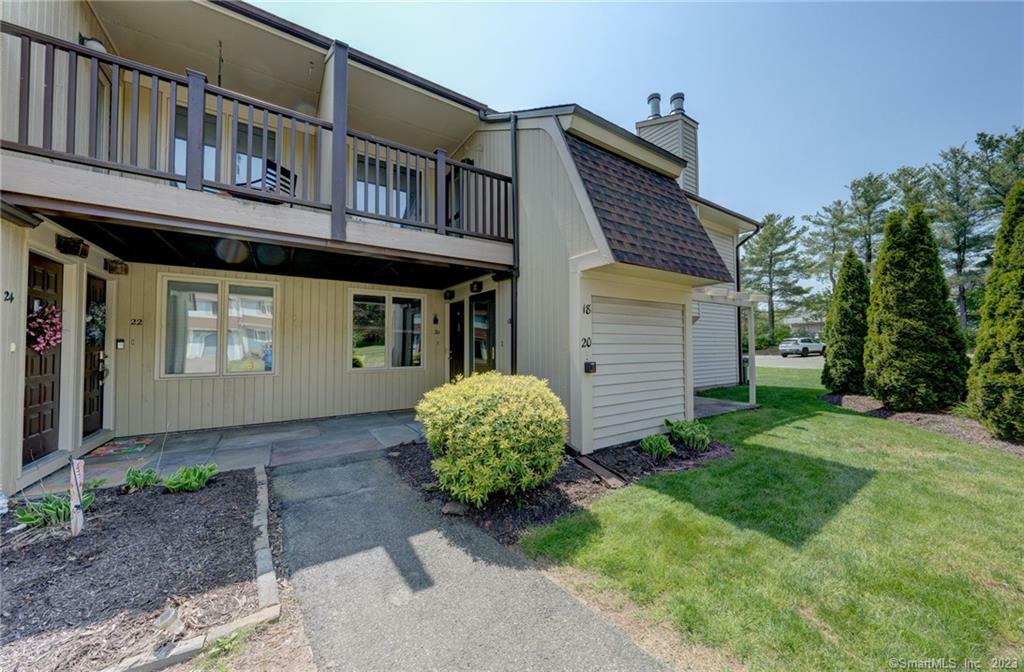 Property Photo:  20 Copper Beech Drive 20  CT 06067 