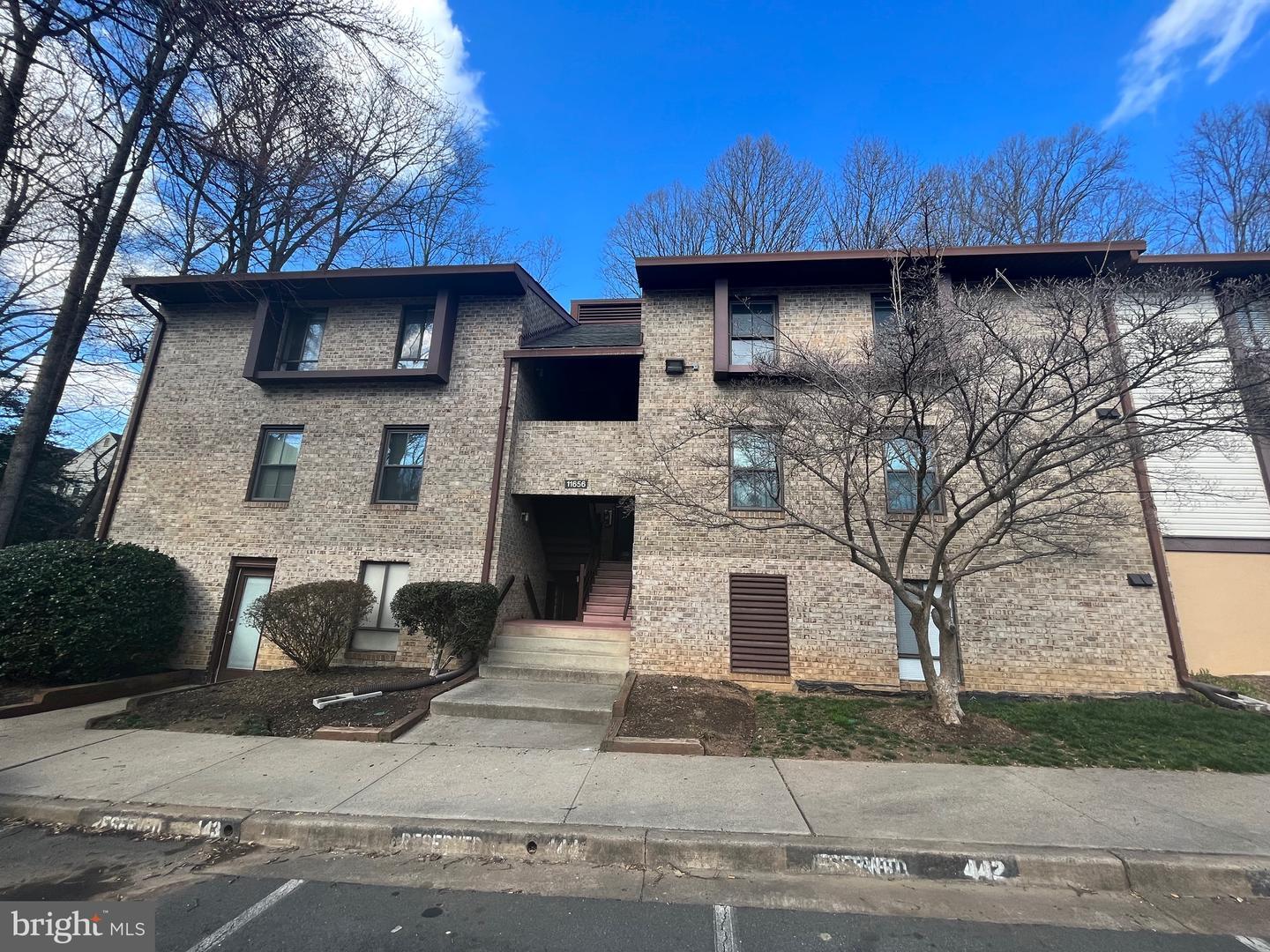 11656 Stoneview Square 96/22C  Reston VA 20191 photo