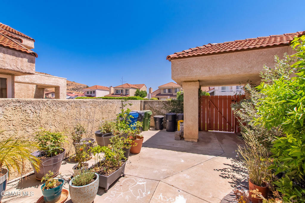 Property Photo: 15521 Kernvale Avenue CA 93021