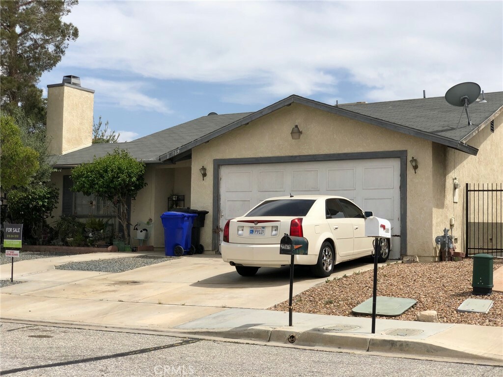 Property Photo:  15819 Sandalwood Lane  CA 92395 