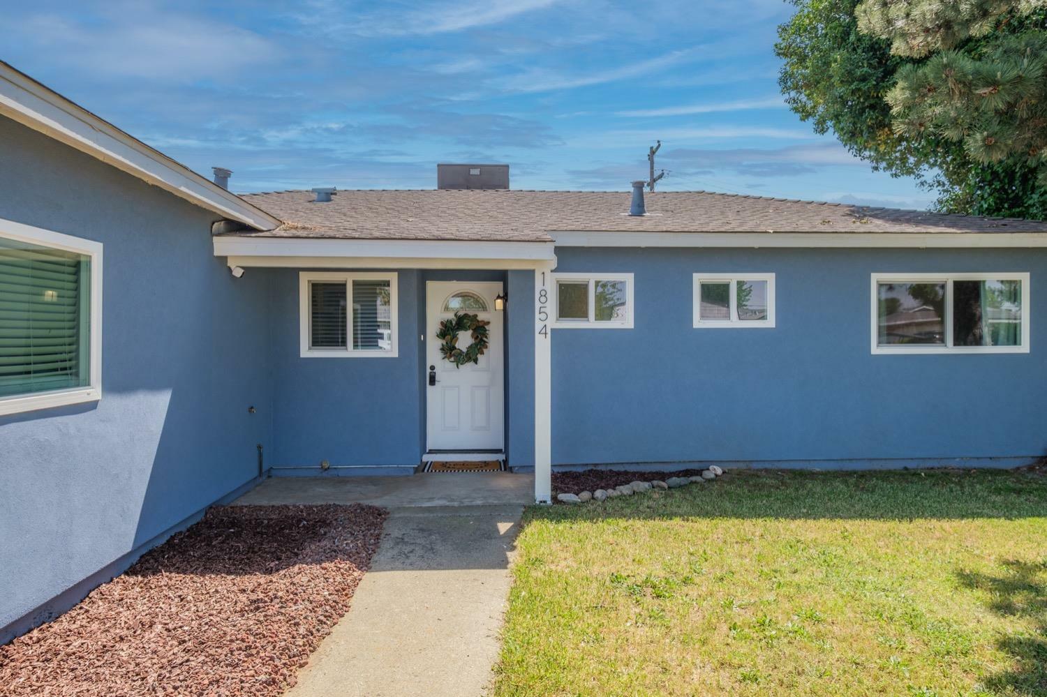 Property Photo:  1854 Park Circle  CA 95901 