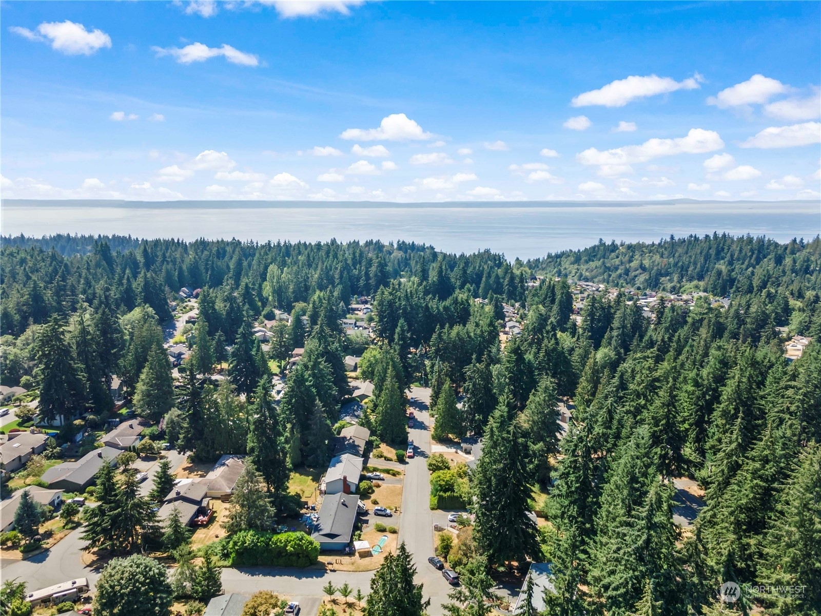 Property Photo:  5811 148th Place SW  WA 98026 