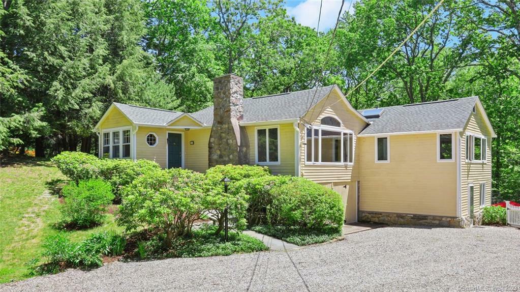 Property Photo: 10 Garden Road CT 06883
