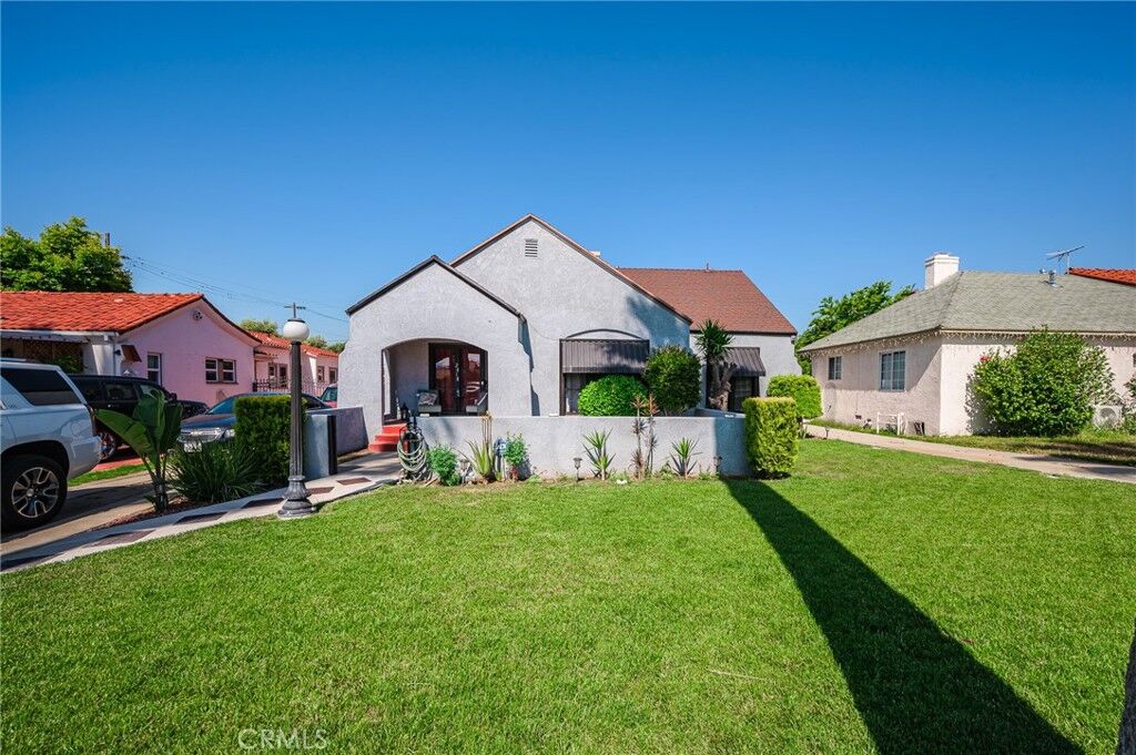 Property Photo:  2818 N Arrowhead Avenue  CA 92405 