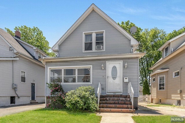 Property Photo:  152 Fern Avenue  NJ 07071 