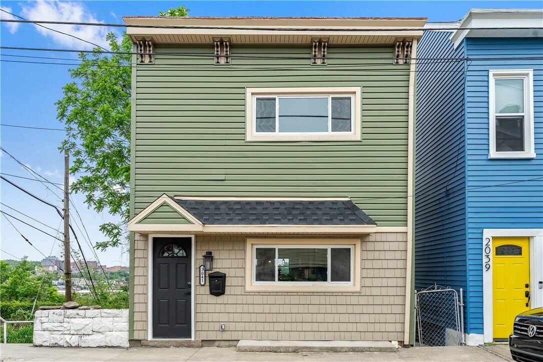 Property Photo: 2041 Eggers St PA 15212