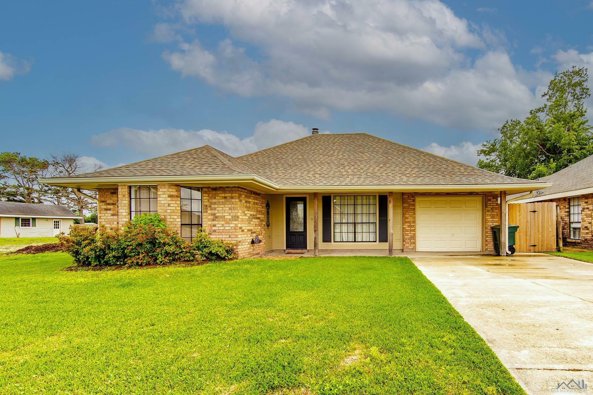 Property Photo:  112 Angelle Circle  LA 70360 