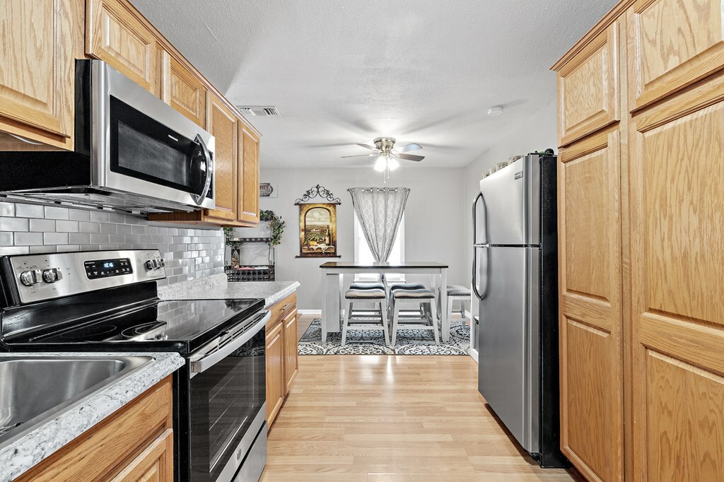 Property Photo: 812 Austin St TX 78624