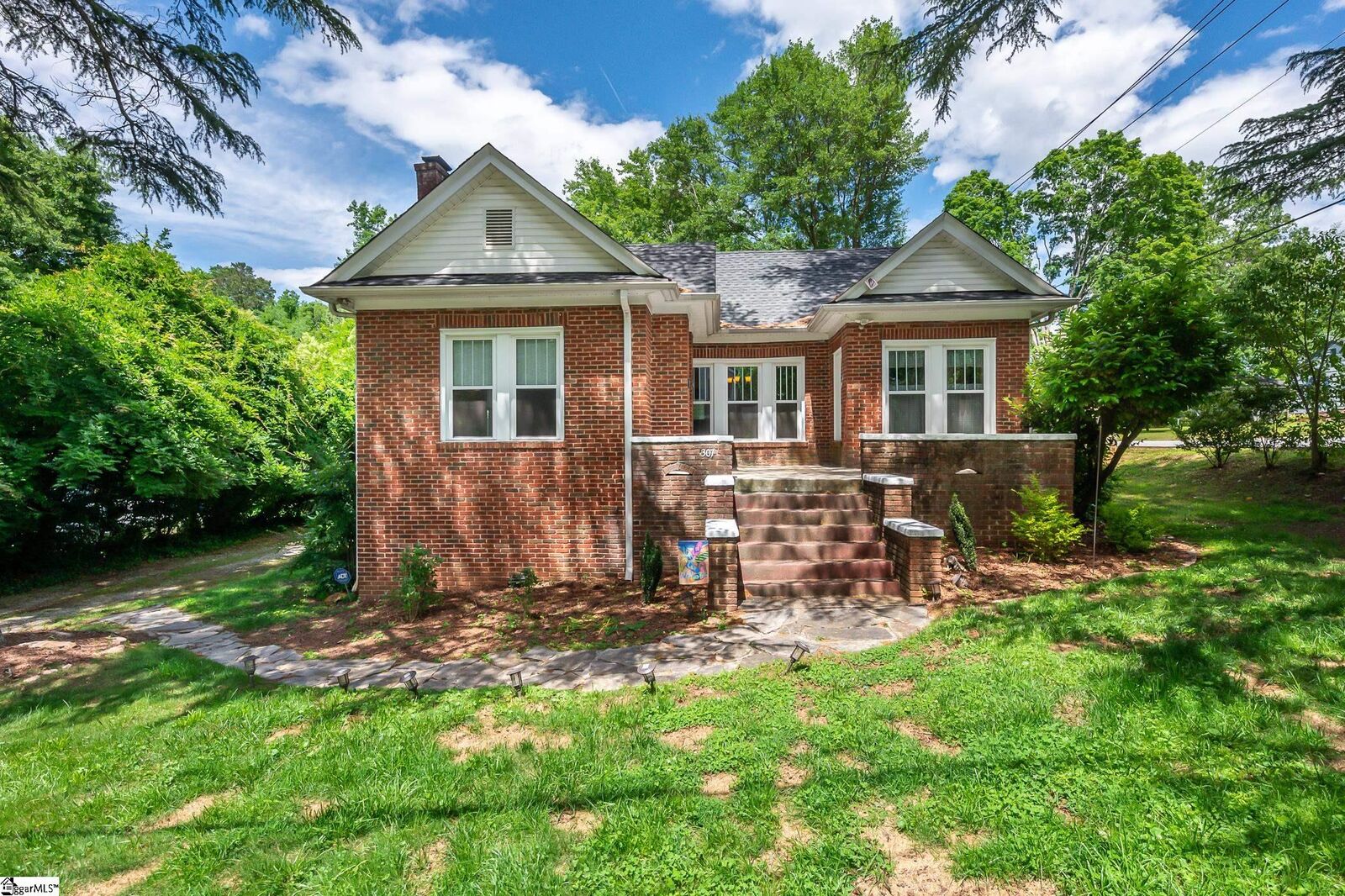 Property Photo:  307 Elizabeth Street  SC 29302-2723 