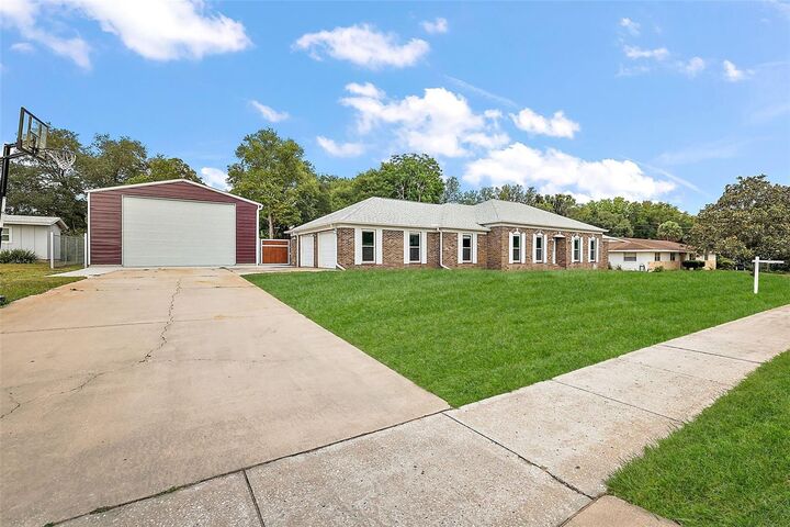 Property Photo:  1315 La Salida Way  FL 34748 