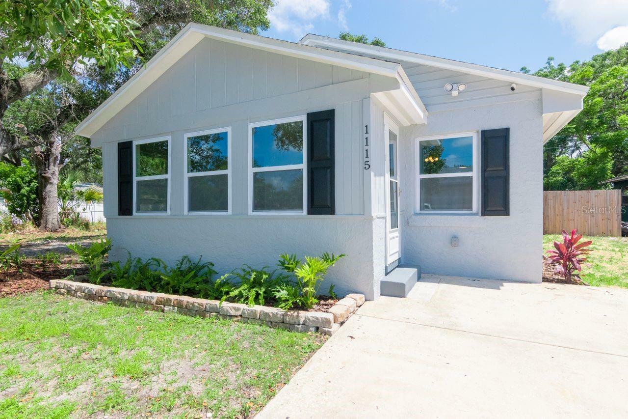 Property Photo:  1115 Grant Street  FL 33755 