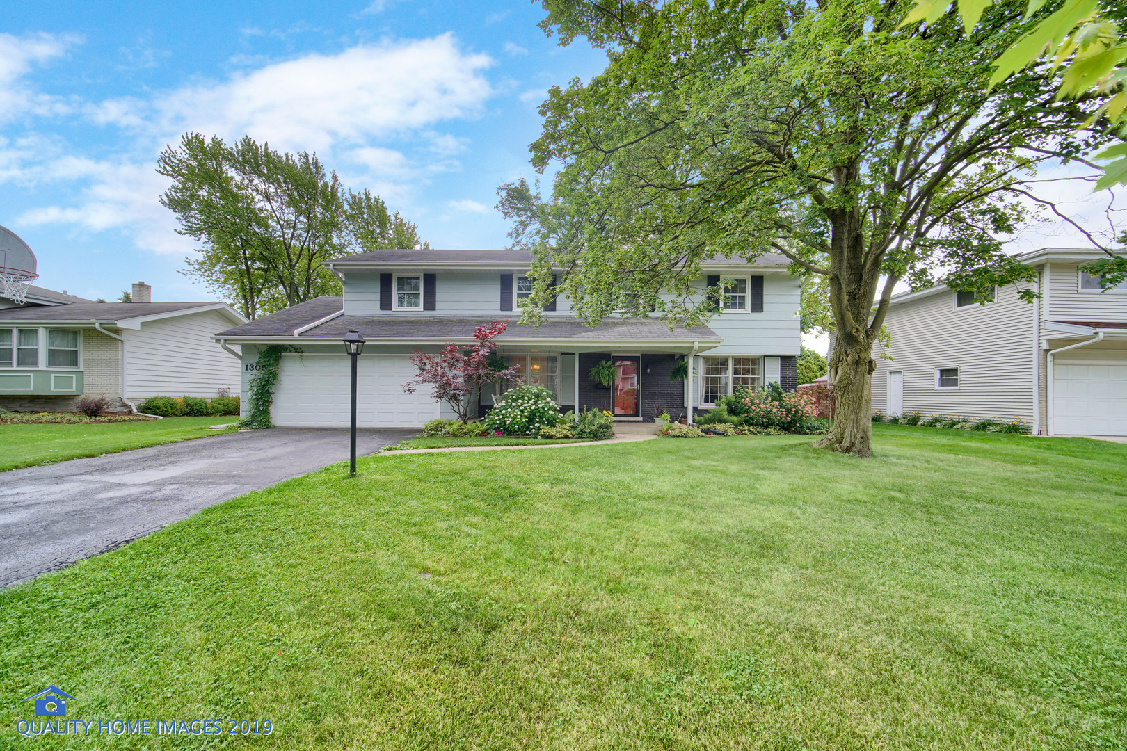 Property Photo: 1305 E Ironwood Drive IL 60056