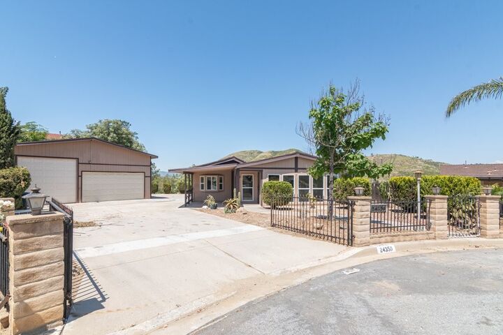 Property Photo: 24350 Wagon Wheel Lane CA 92595