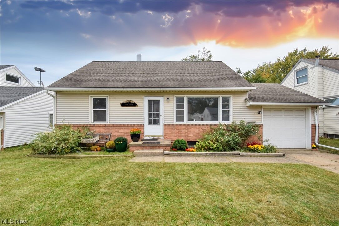 Property Photo:  1331 Ellwood Avenue SW  OH 44710 