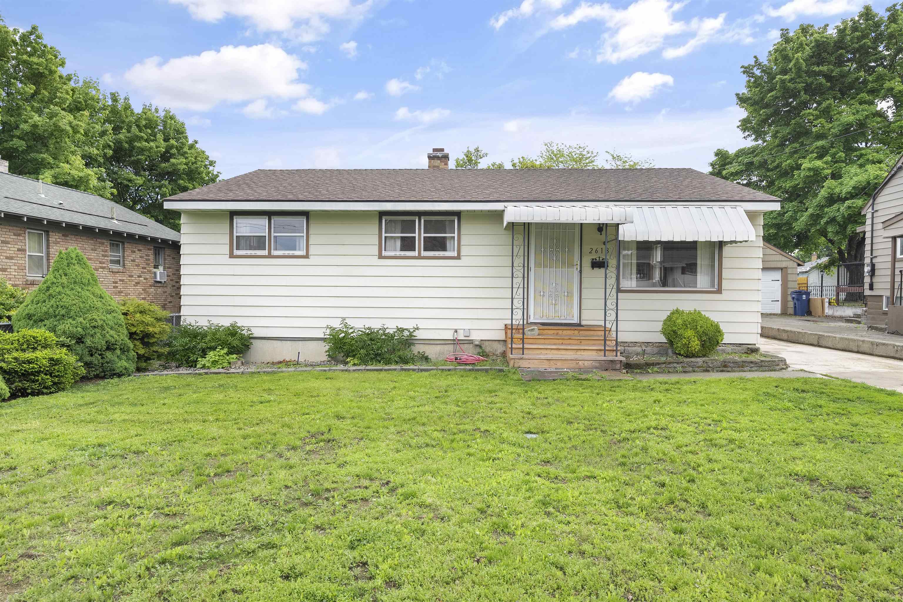Property Photo: 2618 N Napa St WA 99207