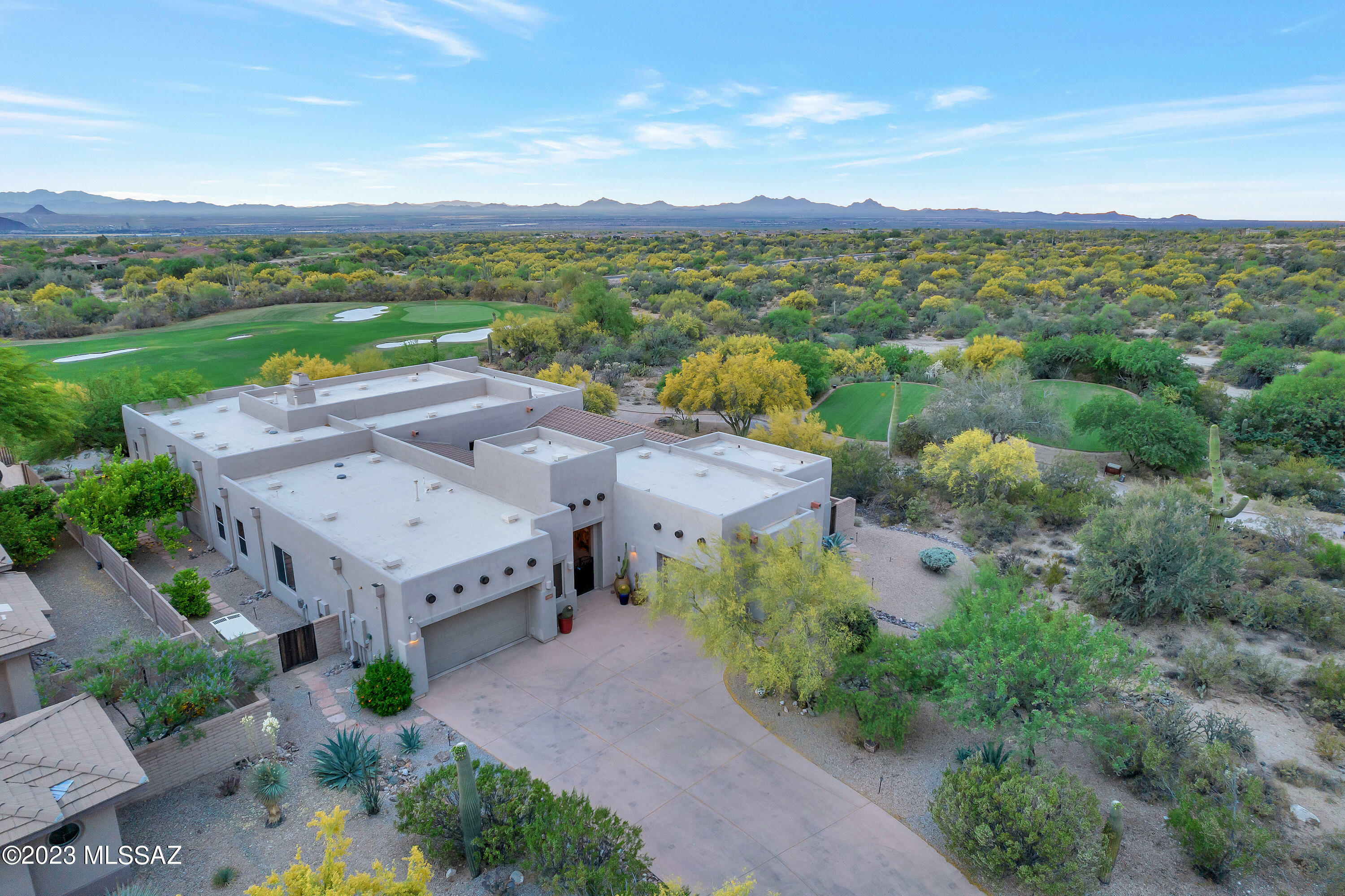 Property Photo:  14191 N Silent Ridge Court  AZ 85658 