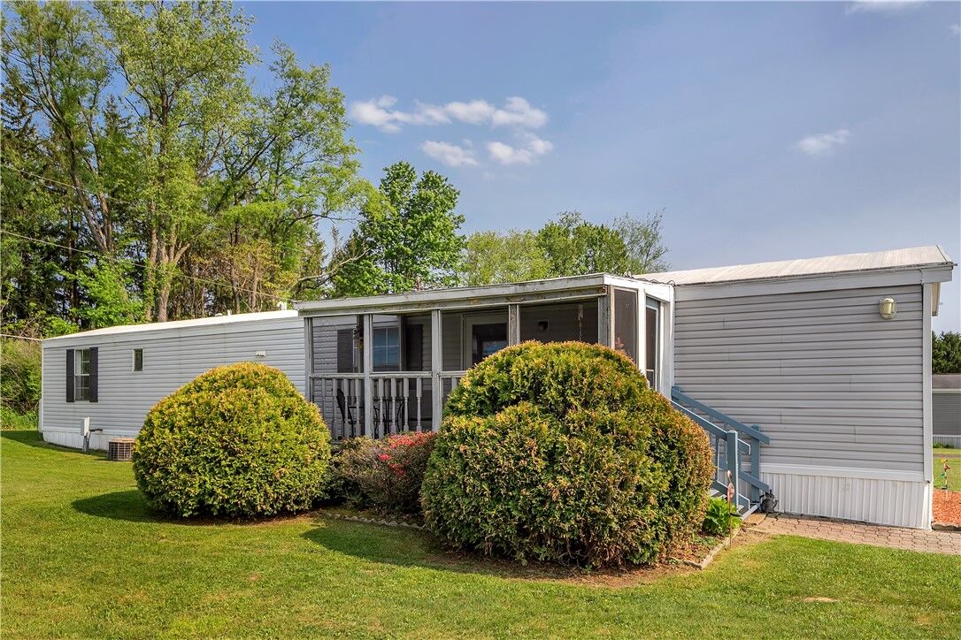 Property Photo:  359 Elizabeth Way  PA 15620 