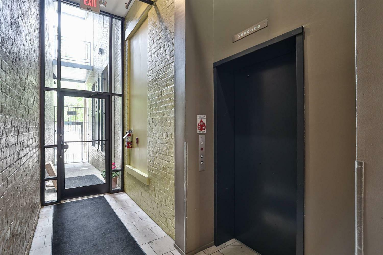 Property Photo: 1214 Vine Street 9 OH 45202