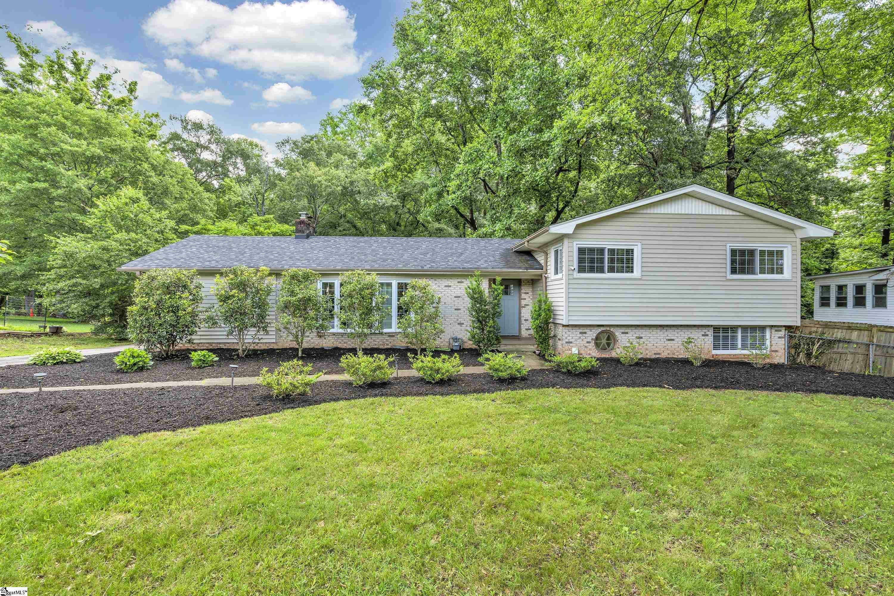 Property Photo:  27 Vicki Circle  SC 29615 