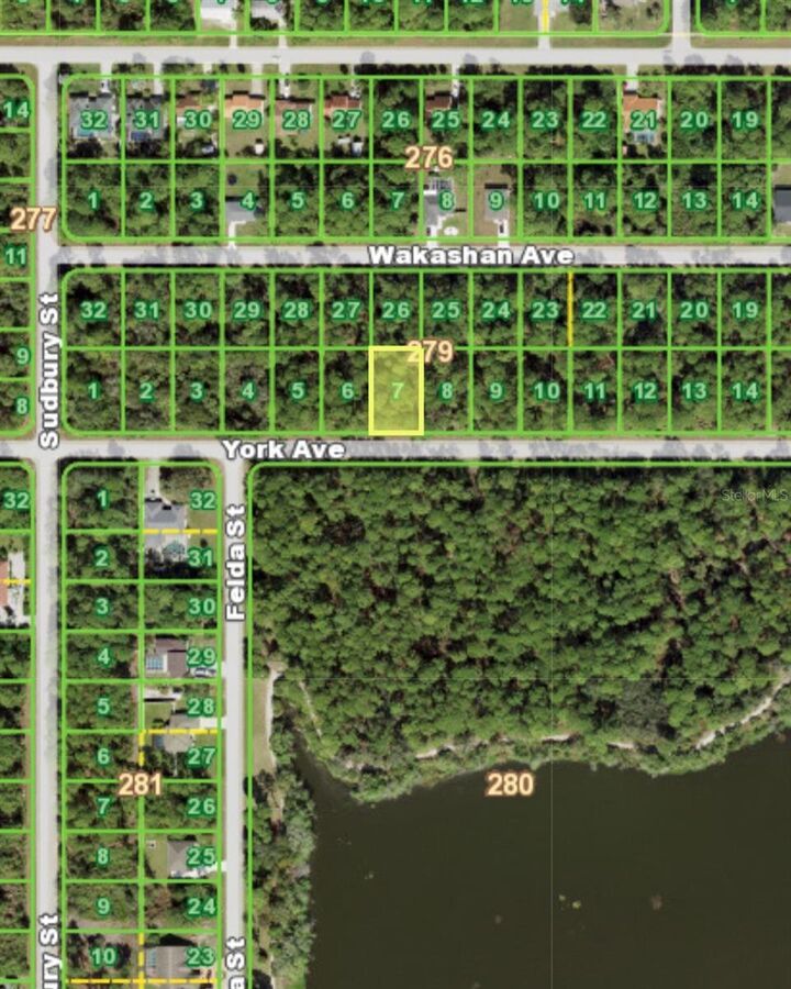 Property Photo: 18118 York Avenue FL 33948