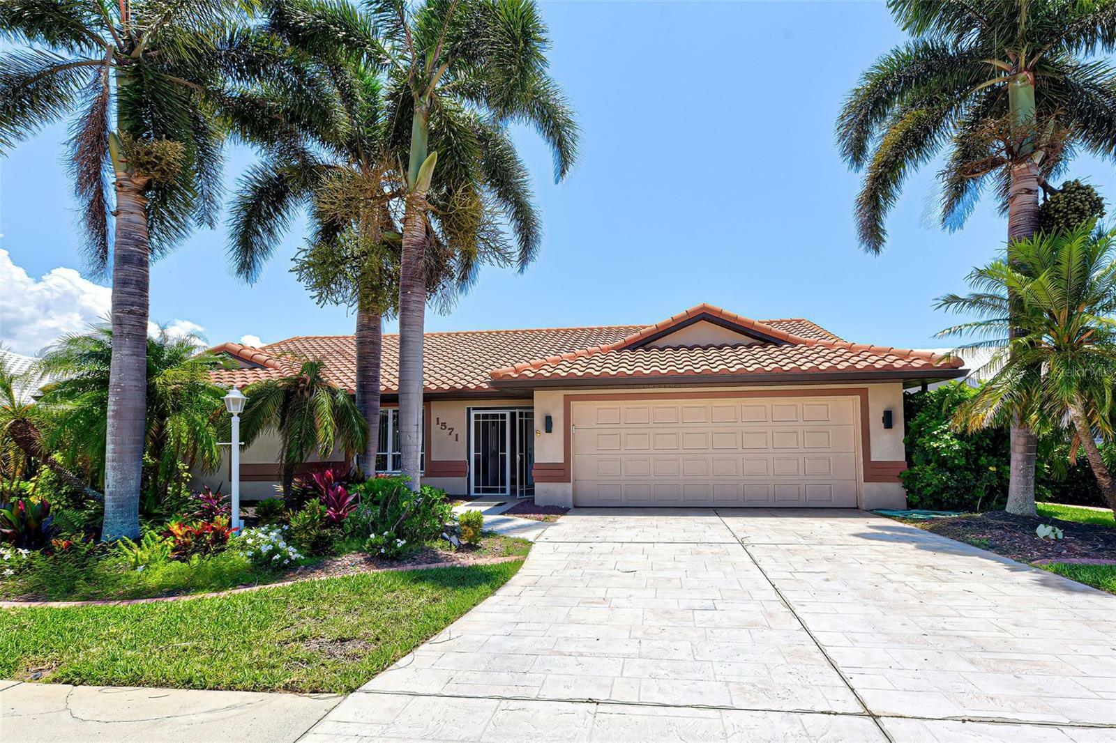 Property Photo:  1571 Waterford Drive  FL 34292 