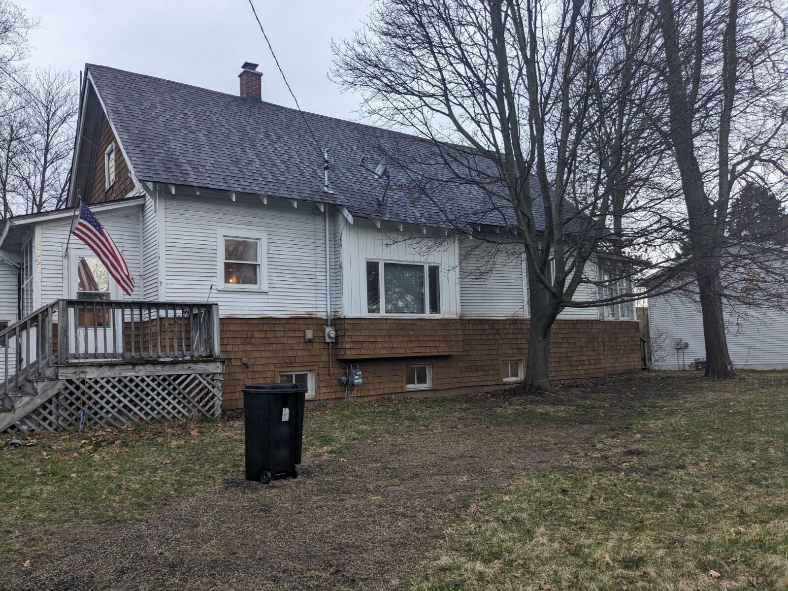 Property Photo:  1091 S Sheridan Drive  MI 49442 