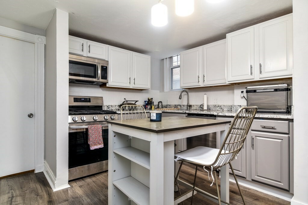 Property Photo:  31 Queensberry St B  MA 02215 