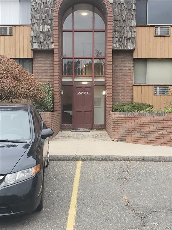 Property Photo:  213 High Path Road 213  CT 06095 