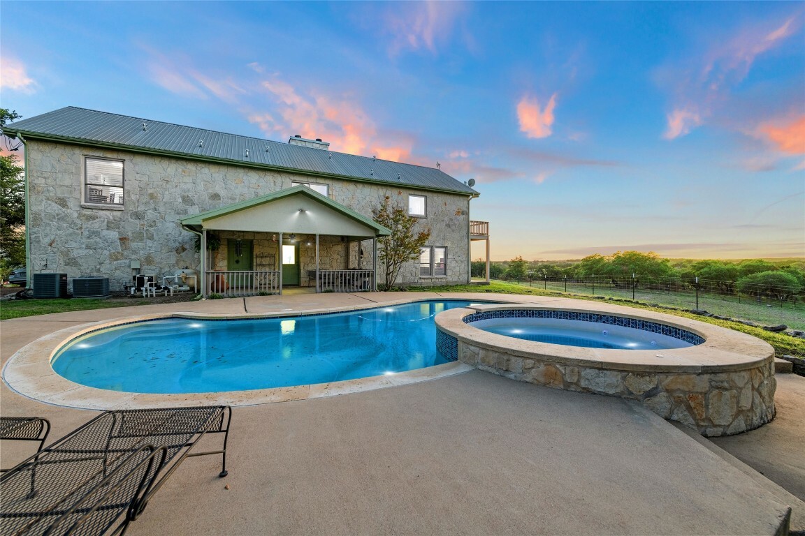Property Photo: 2400 Fitzhugh Road TX 78620