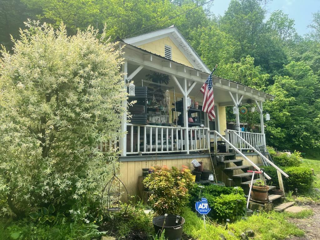 Property Photo:  235 Glen Ray Rd  WV 24910 