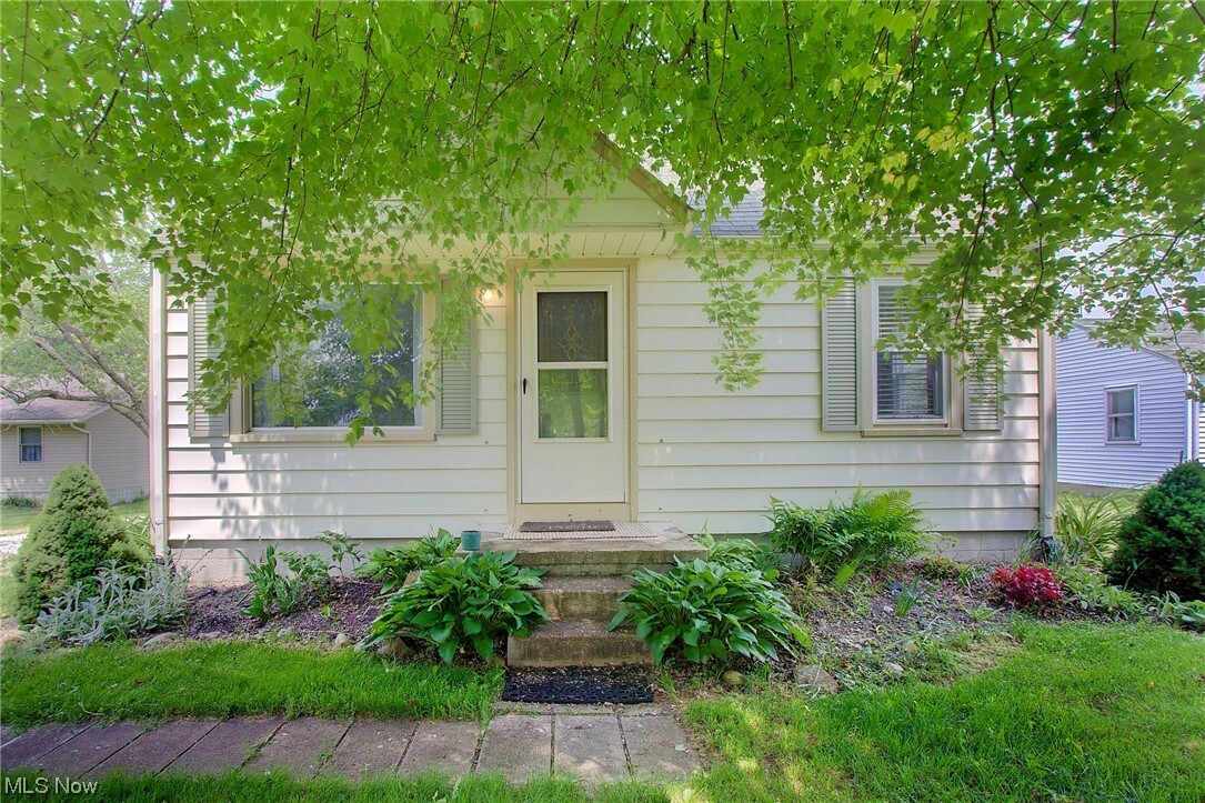 Property Photo:  3355 Hall Road NW  OH 44720 