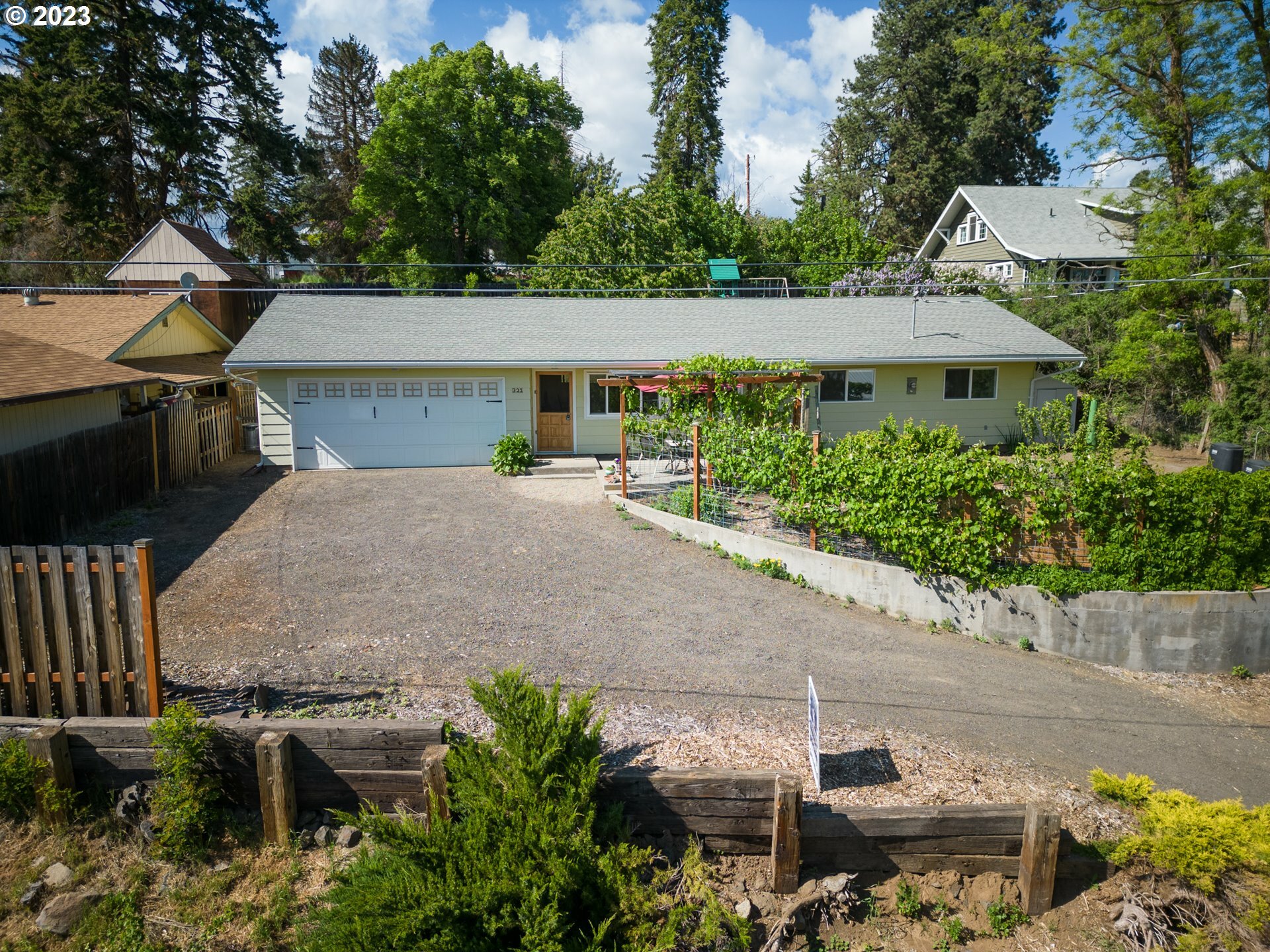 Property Photo:  321 Byars Ave  WA 98620 