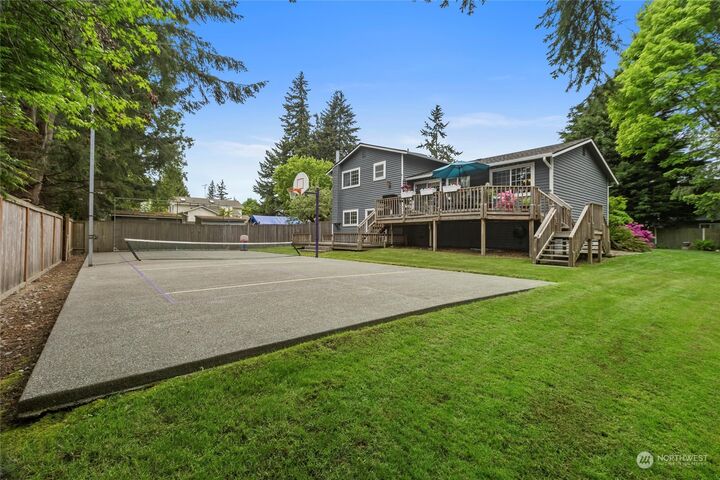 Property Photo: 127 N 203rd Street WA 98133