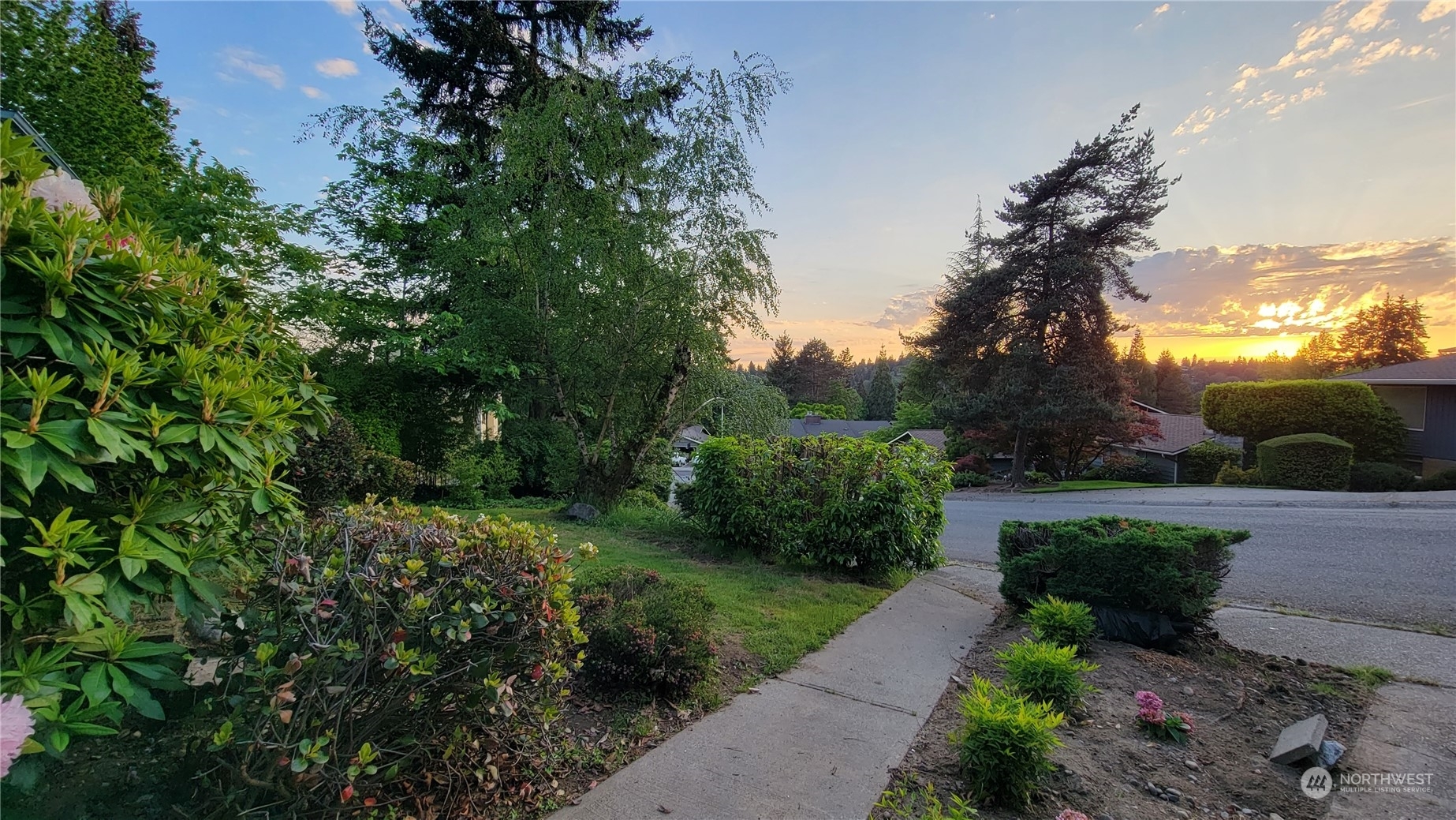 Property Photo:  13709 SE 23rd Street  WA 98005 