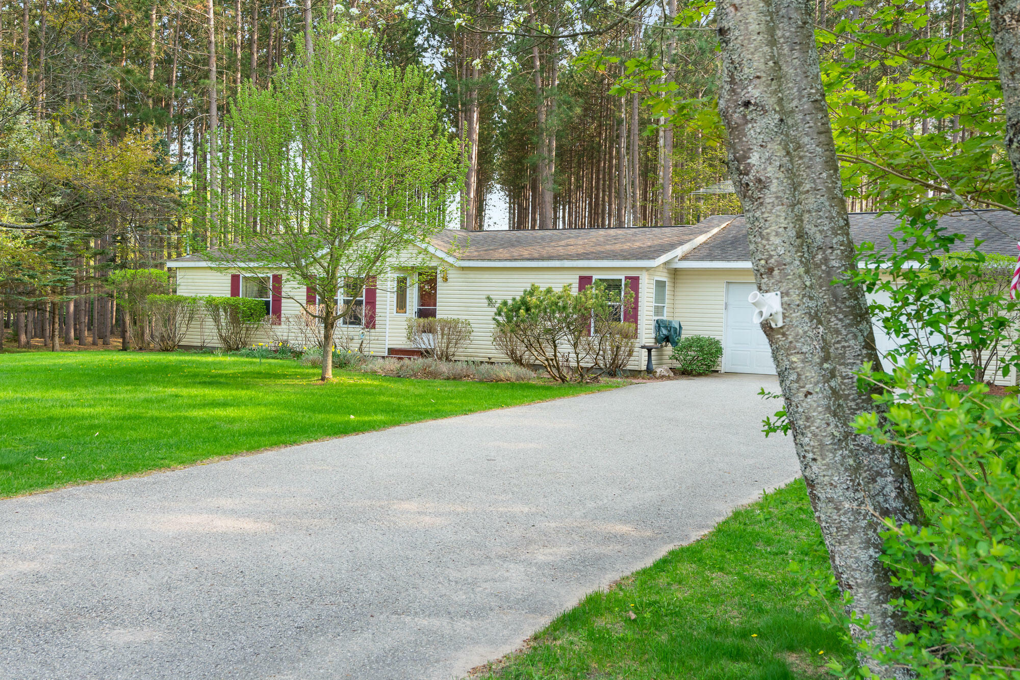 Property Photo: 1921 Kelly Lynn Trail MI 49721