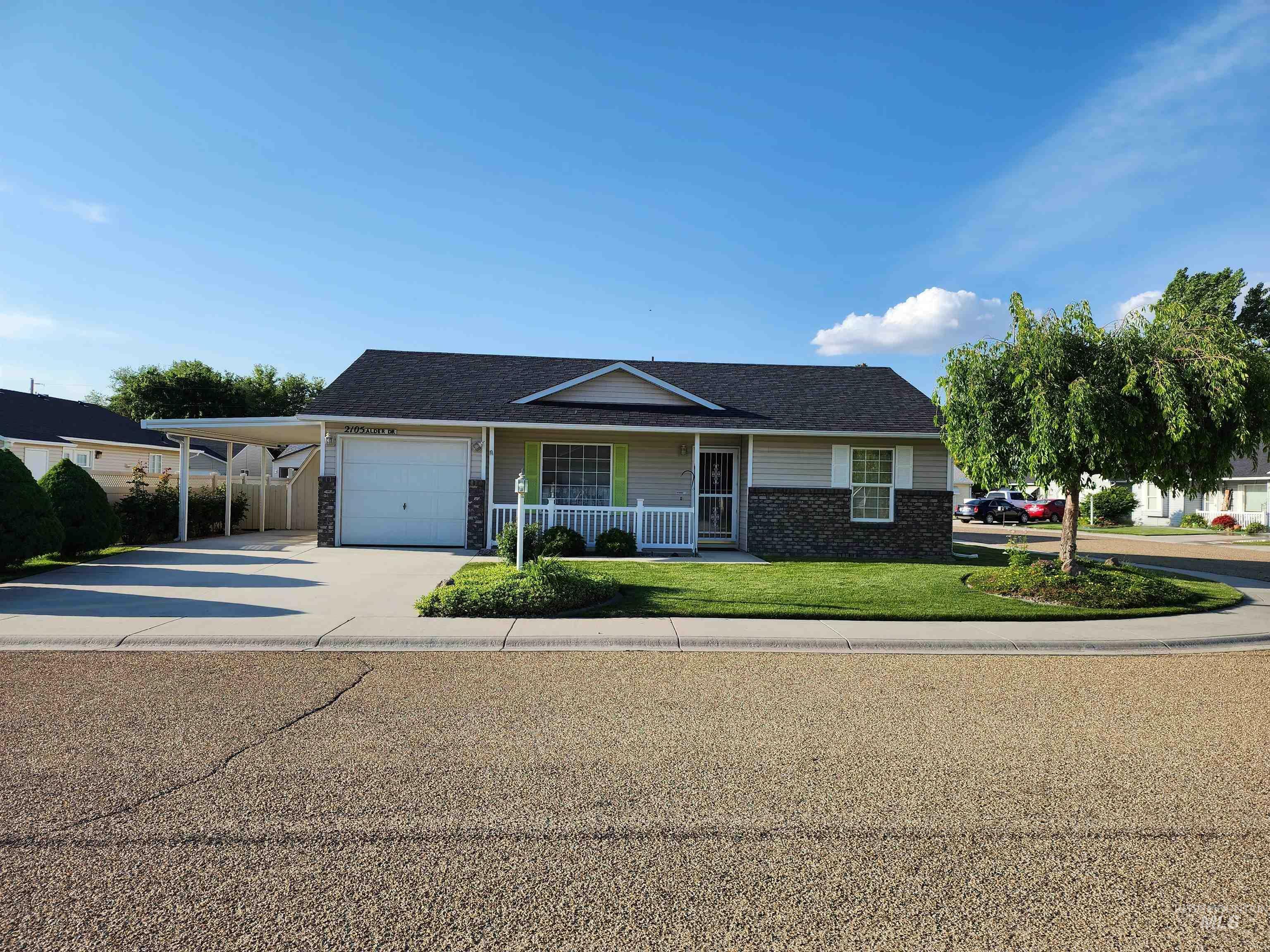 Property Photo:  2105 Alder Drive  ID 83605 