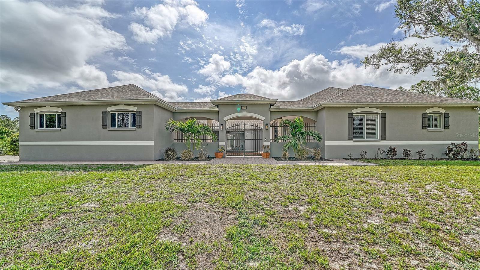 Property Photo:  6201 Saddle Oak Trail  FL 34241 