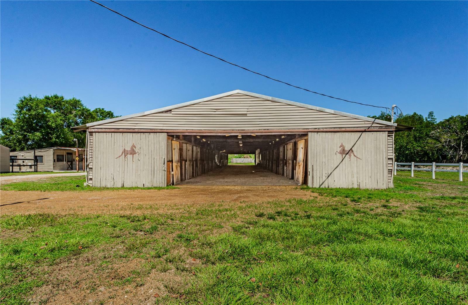 Property Photo: 10502 Henderson Road FL 33625