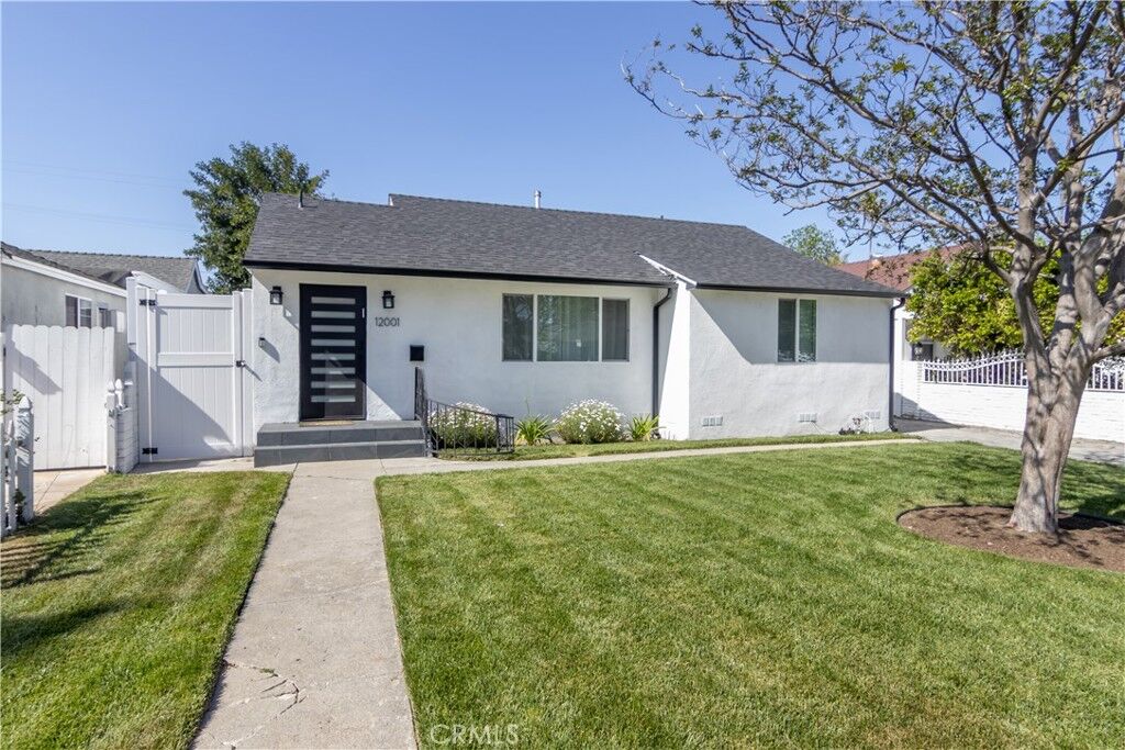 Property Photo:  12001 Miranda Street  CA 91607 