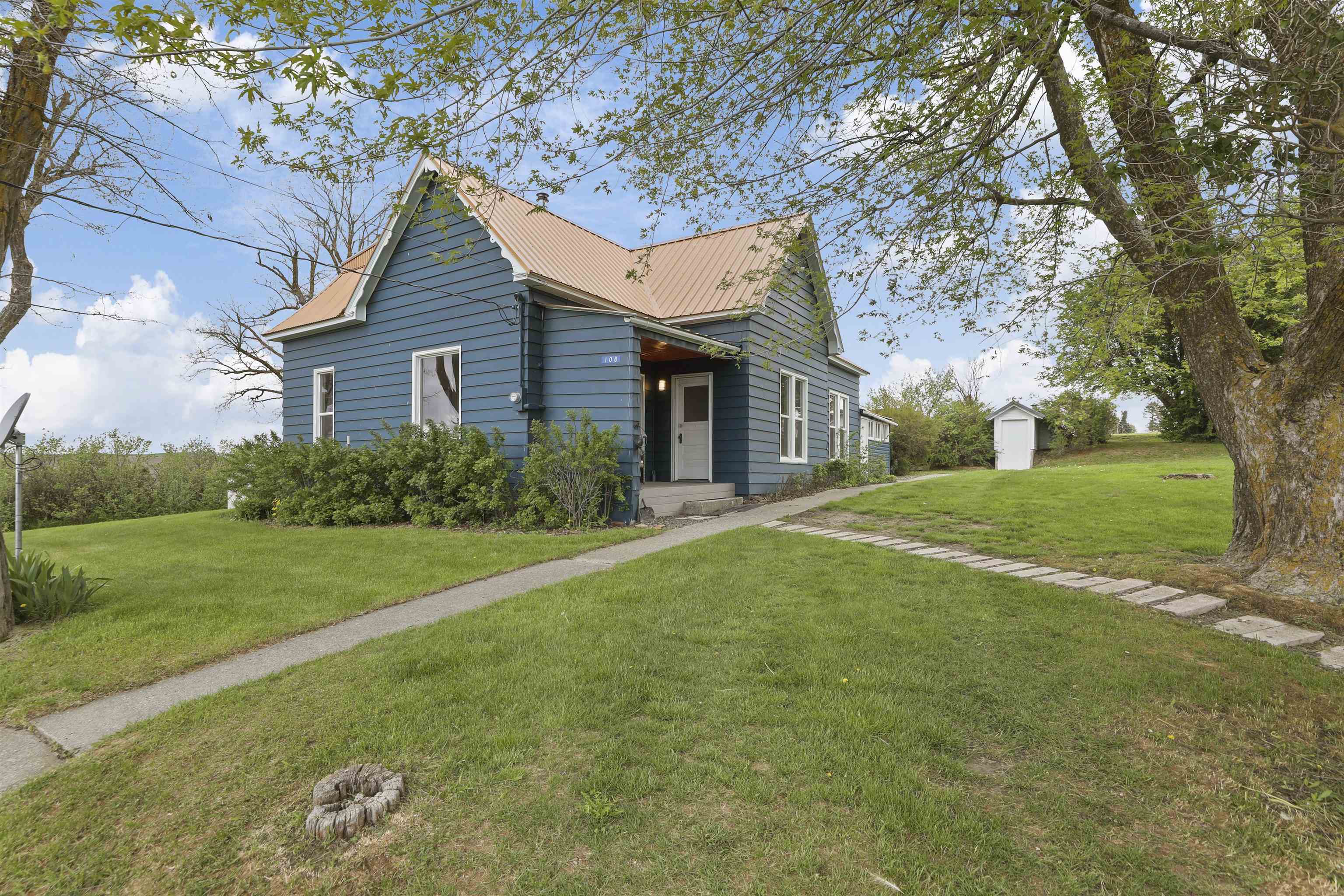 Property Photo:  108 E Mussing St  WA 99158 